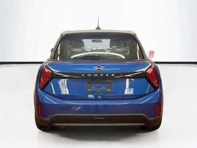 2026 MINI 4 DOOR — detail view