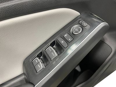 2026 Honda Civic Hatchback Hybrid — photo 13 view
