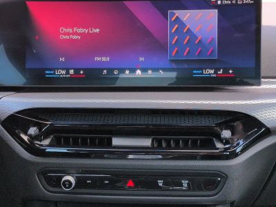 2026 BMW 3 Series — photo 18 view