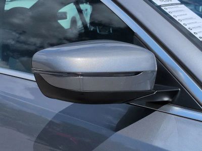 2026 BMW 3 Series — photo 12 view