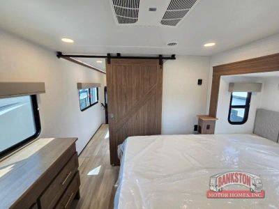 2024 Avenue 37MBR — photo 40 view