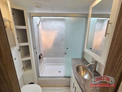 2024 Avenue 37MBR — photo 32 view