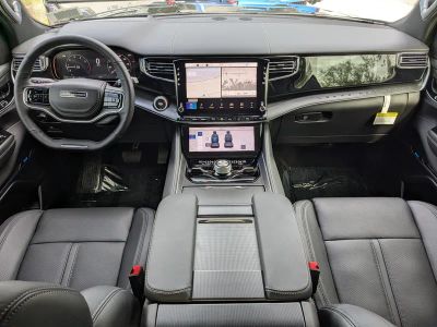 2026 Jeep Grand Wagoneer — photo 17 view