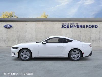 2026 Ford Mustang - Photo 3