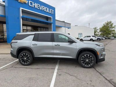 2026 Chevrolet Traverse - Photo 2