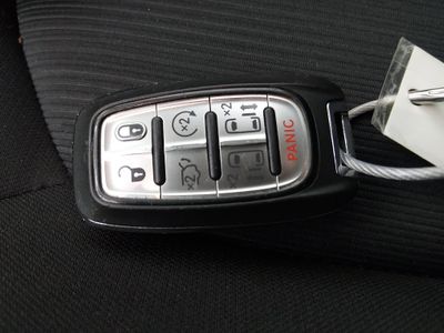 2023 Chrysler Voyager - Photo 15