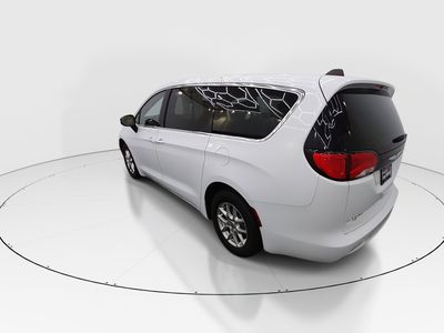 2023 Chrysler Voyager - Photo 5