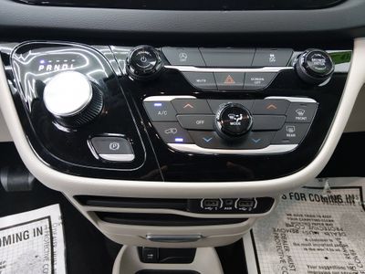 2023 Chrysler Voyager - Photo 13