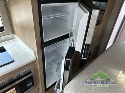 2025 Tiffin Motorhomes Wayfarer - Photo 10