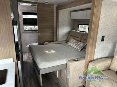 2025 Tiffin Motorhomes Wayfarer - Photo 8