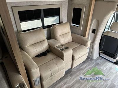 2025 Tiffin Motorhomes Wayfarer - Photo 12