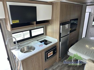 2025 Tiffin Motorhomes Wayfarer - Photo 9