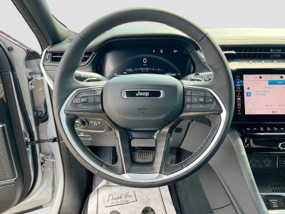 2026 Jeep Grand Cherokee — photo 11 view
