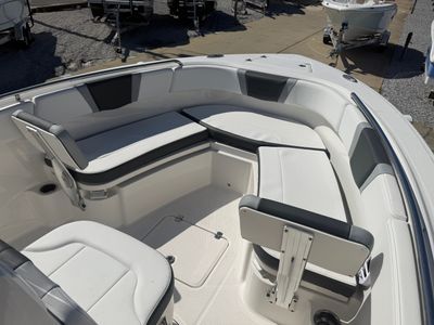 2026 Robalo 232 EX - Photo 6