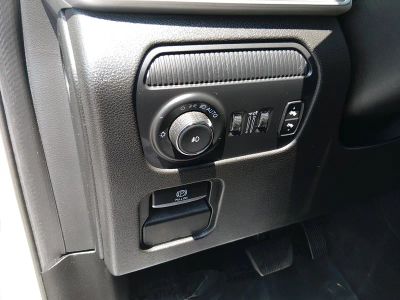 2023 Jeep Wagoneer L - Photo 13