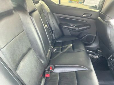 2019 Nissan Altima — photo 18 view