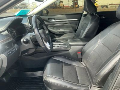 2019 Nissan Altima — photo 9 view