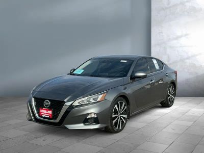 2019 Nissan Altima — front three-quarter view