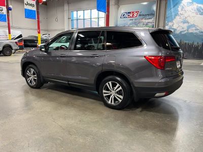 2017 Honda Pilot — rear three-quarter view