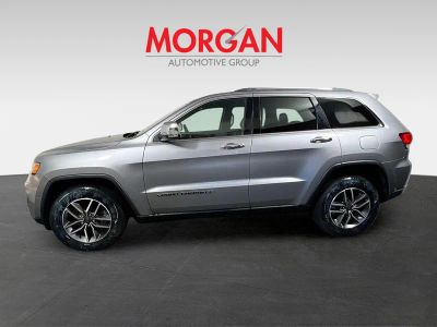 2021 Jeep Grand Cherokee — engine compartment view