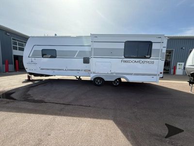 2026 Coachmen RV Freedom Express Ultra Lite - Photo 10