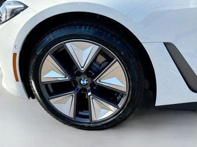 2026 BMW i4 — photo 41 view