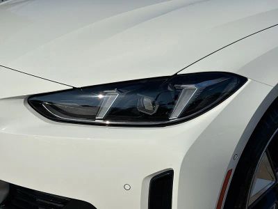 2026 BMW i4 — photo 9 view
