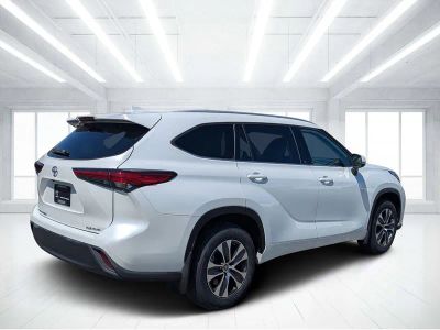2022 Toyota Highlander — rear three-quarter view