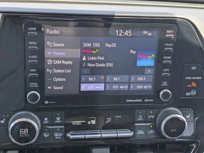 2022 Toyota Highlander — photo 22 view