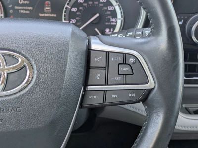 2022 Toyota Highlander — photo 19 view