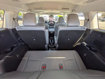 2022 Toyota Highlander — photo 13 view