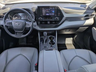 2022 Toyota Highlander — photo 16 view