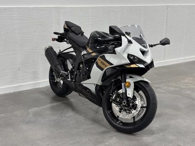 2026 Kawasaki Ninja ZX-6R - Photo 3