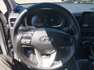 2025 Hyundai Venue - Photo 12