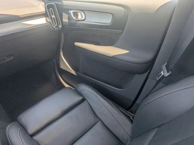 2023 Volvo XC40 — photo 21 view