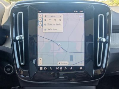 2023 Volvo XC40 — photo 27 view