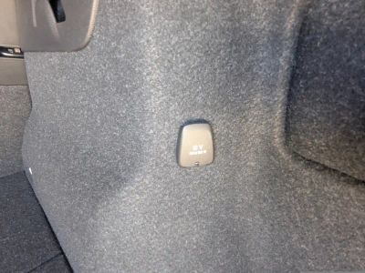 2023 Volvo XC40 — photo 16 view