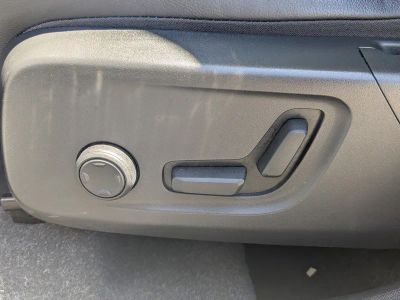 2023 Volvo XC40 — photo 24 view