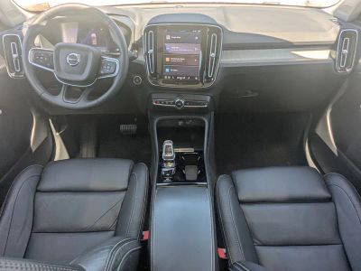 2023 Volvo XC40 — photo 19 view