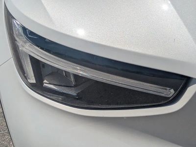 2023 Volvo XC40 — photo 10 view