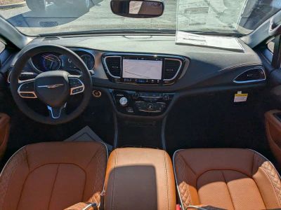2026 Chrysler Pacifica — photo 16 view
