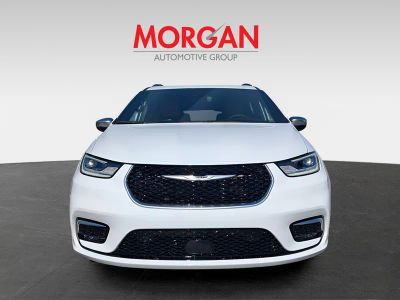 2026 Chrysler Pacifica — photo 9 view