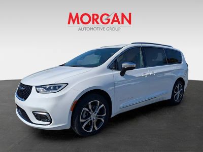2026 Chrysler Pacifica — photo 8 view