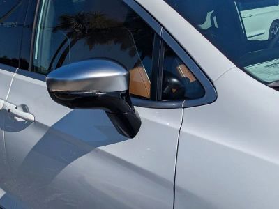 2026 Chrysler Pacifica — photo 11 view