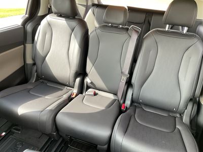 2026 Kia Carnival — photo 18 view