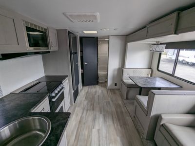 2023 Prime Time Tracer LE - Photo 7