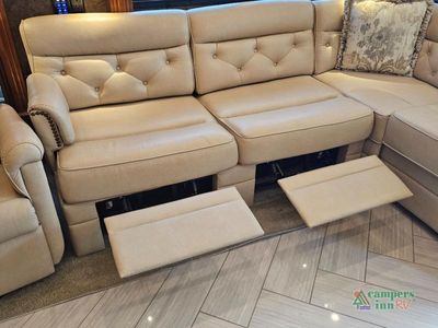 2015 Tiffin Motorhomes Allegro Bus — photo 42 view