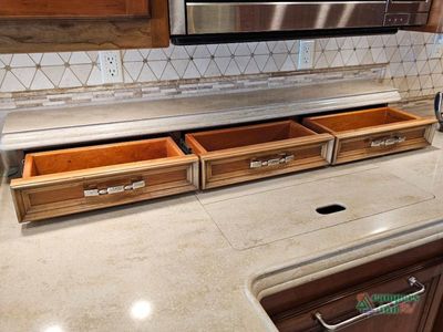 2015 Tiffin Motorhomes Allegro Bus — photo 28 view
