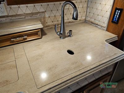 2015 Tiffin Motorhomes Allegro Bus — photo 20 view