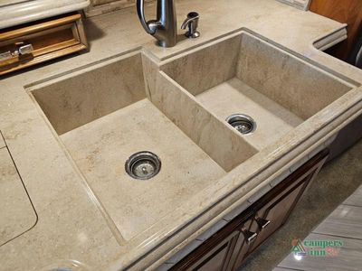 2015 Tiffin Motorhomes Allegro Bus — photo 21 view